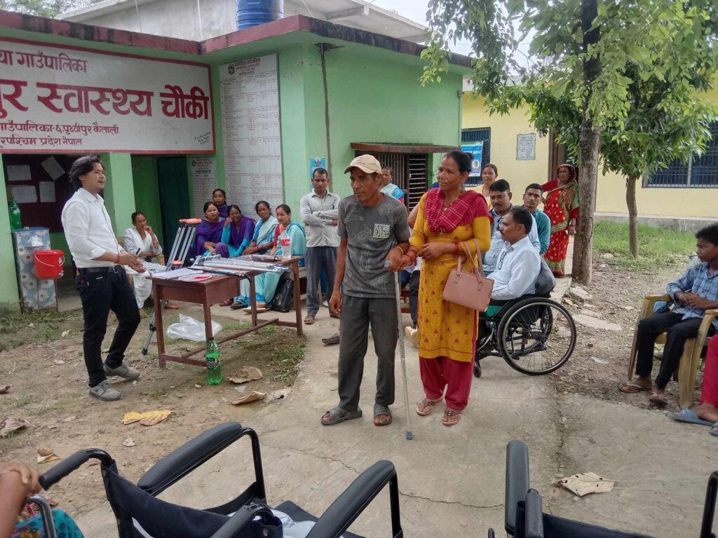 बर्दगोरिया वडा नम्बर ६ का अपाङ्गता भएका व्यक्तिहरुलाई सामग्री वितरण