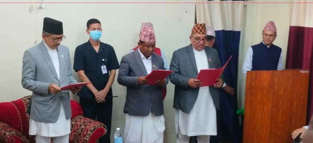 सुदूरपश्चिम प्रदेश सरकारले पायो पूर्णता, ३ मन्त्रीले लिए शपथ