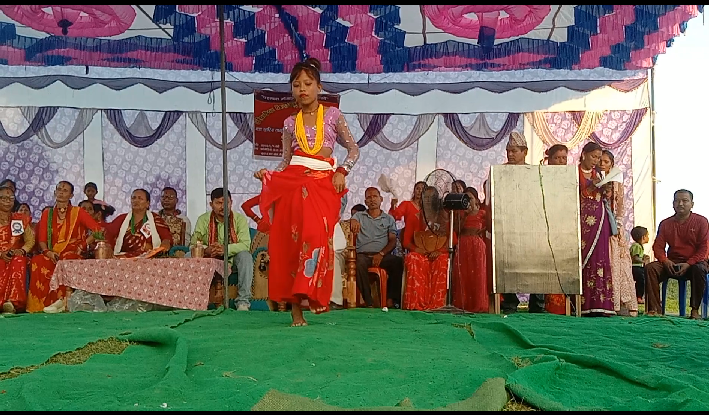 बर्दगोरिया ४ को तीज नृत्य प्रतियोगितामा रन्जना चौधरी  बनिन् प्रथम