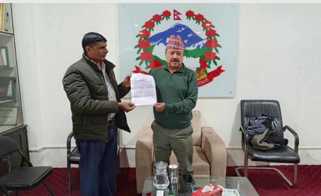 धनगढीका नगरप्रमुखलाई पत्रकार महासंघले बुझायो ध्यानाकर्षण पत्र