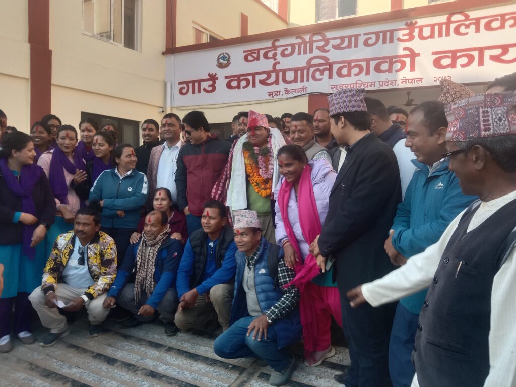 प्रमुख प्रशासकिय अधिकृत कार्कीकाे विदाइ 