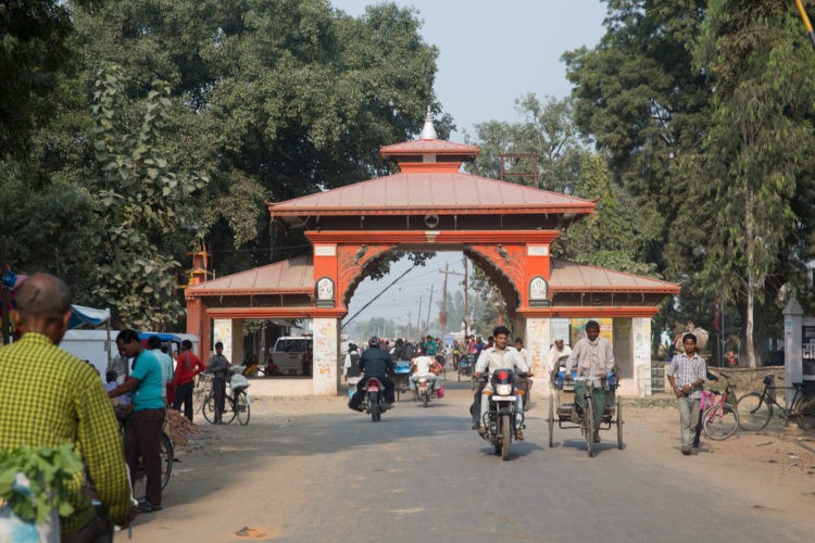 वर्षातले पश्चिम नाका बन्द, नेपालगञ्ज नाका प्रयोग गरिँदै