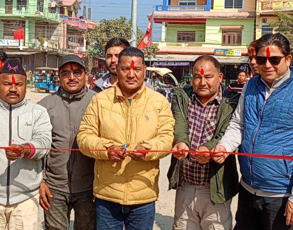 सेती राजमार्ग अन्तरगत बौनिया-टिकापुर सडक खण्डको पालिका अध्यक्ष कुँवरले गरे शिलान्यास 