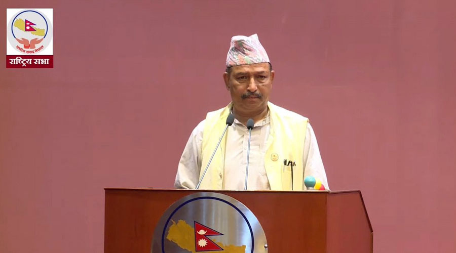 राष्ट्रिय सभा बैठक चलिरहँदा सांसद नारायणदत्त भट्ट बैठकमा ढले