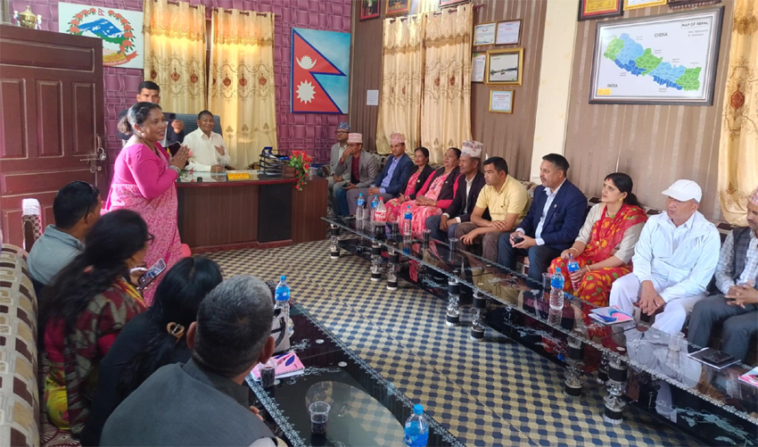 कैलारी गाउँपालिकामा नमूना गाउँसभा नगरसभा अभ्यास
