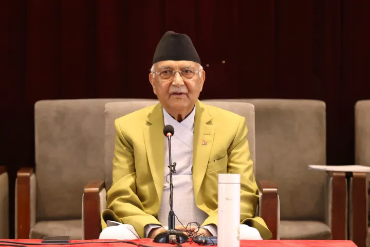 बेडरुमसम्म बिचौलियाको पहुँच छ भन्ने कुरा प्रमाणित गर्न गगनलाई प्रधानमन्त्रीको चुनौती