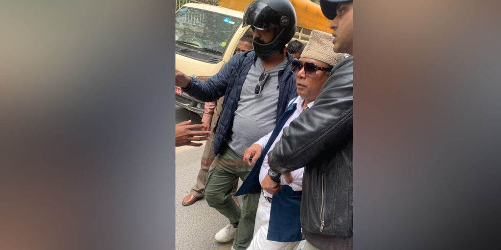 नाउपा संरक्षक रेशम चौधरी पक्राउ