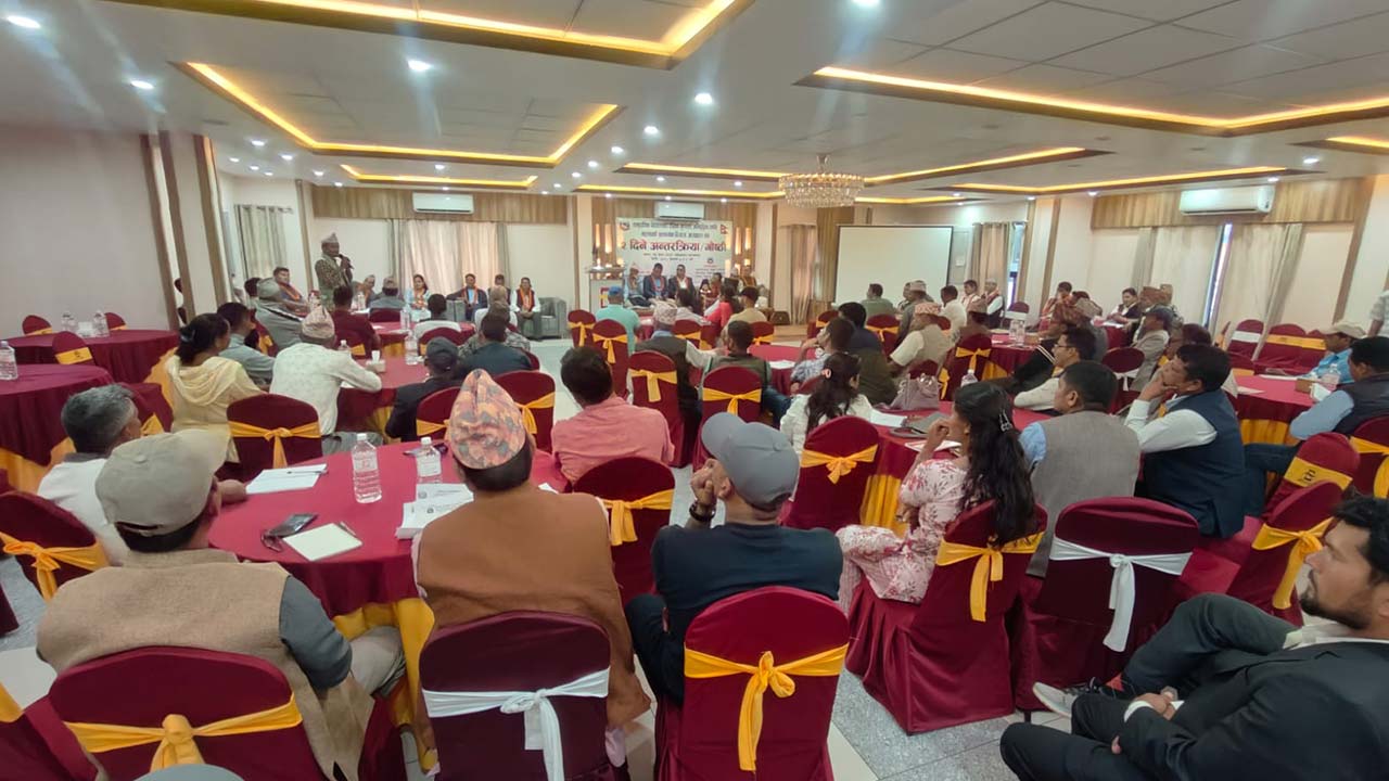 सुदूरपश्चिमका सामुदायिक विद्यालय व्यवस्थापन समिति अध्यक्षहरूलाई तालिम