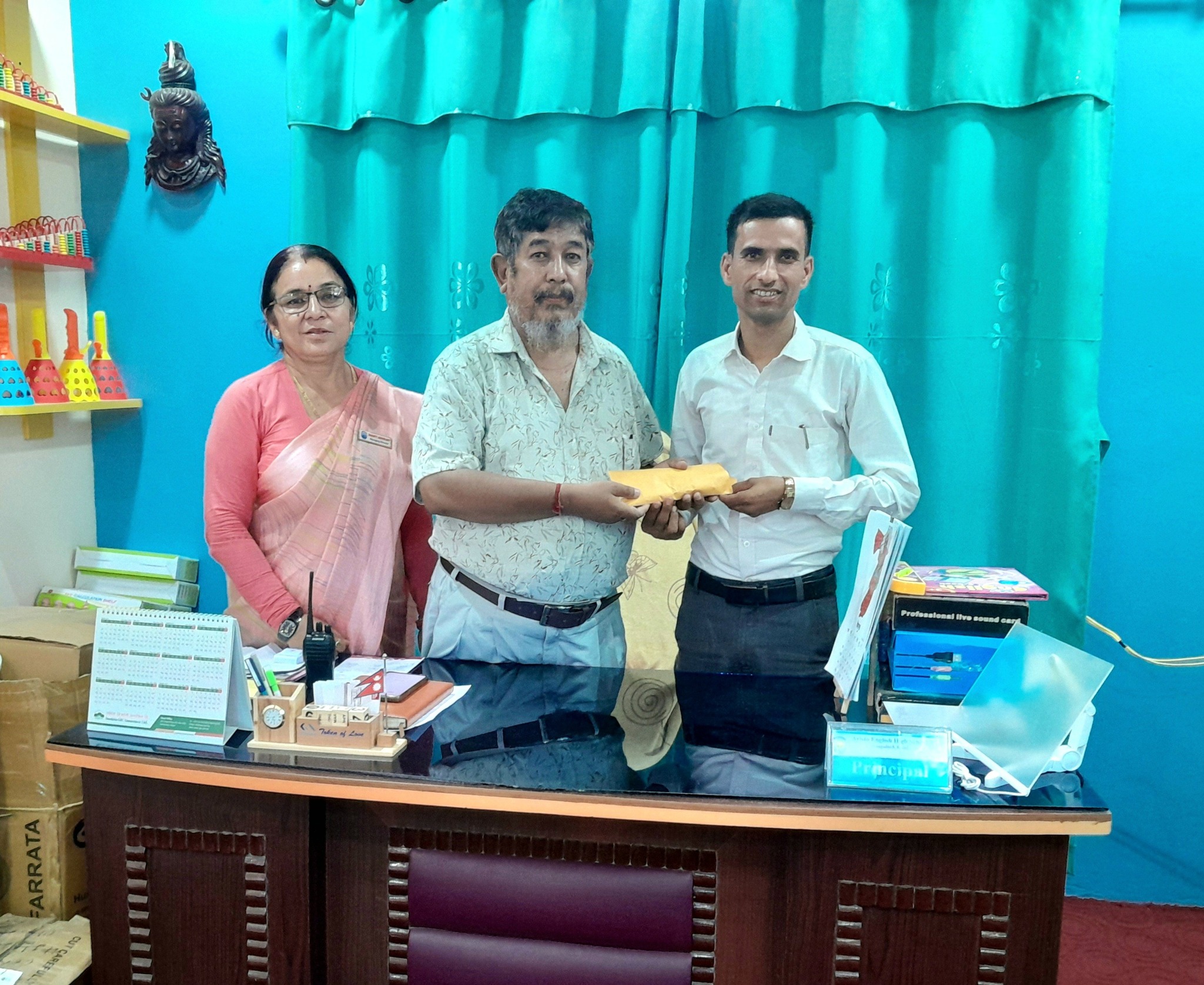 एरिष्टो स्कुलद्वारा कञ्चनपुरको बैजनाथ मा.वि.का ५० विपन्न बालबालिकालाई विद्यालय पोशाक वितरण