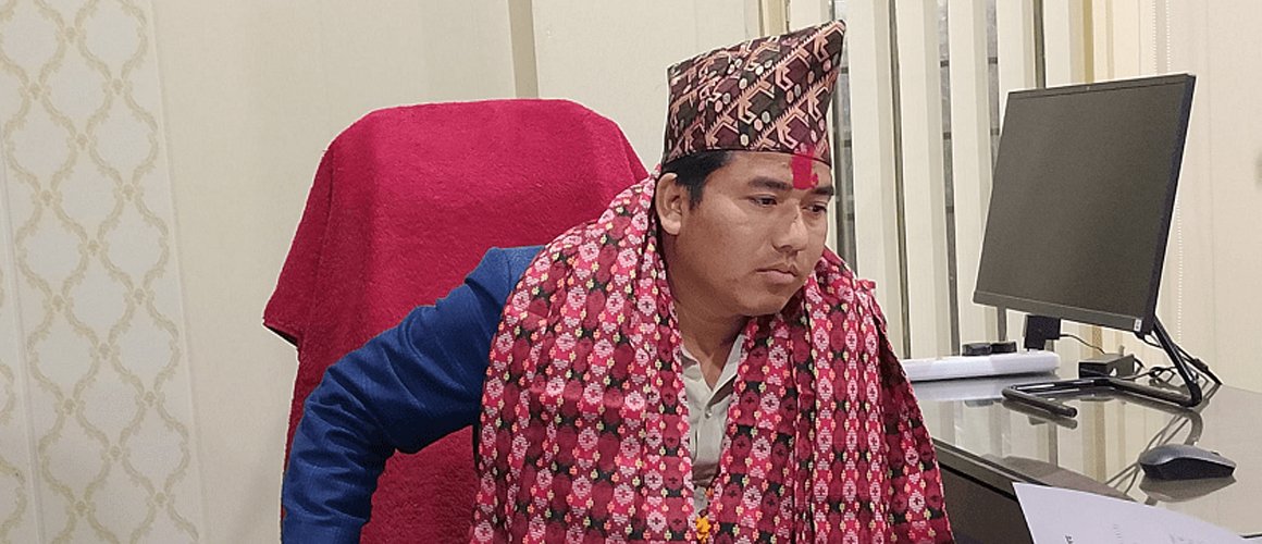 रेशम पक्षले घनश्याम चौधरीलाई मन्त्री बनाउदै