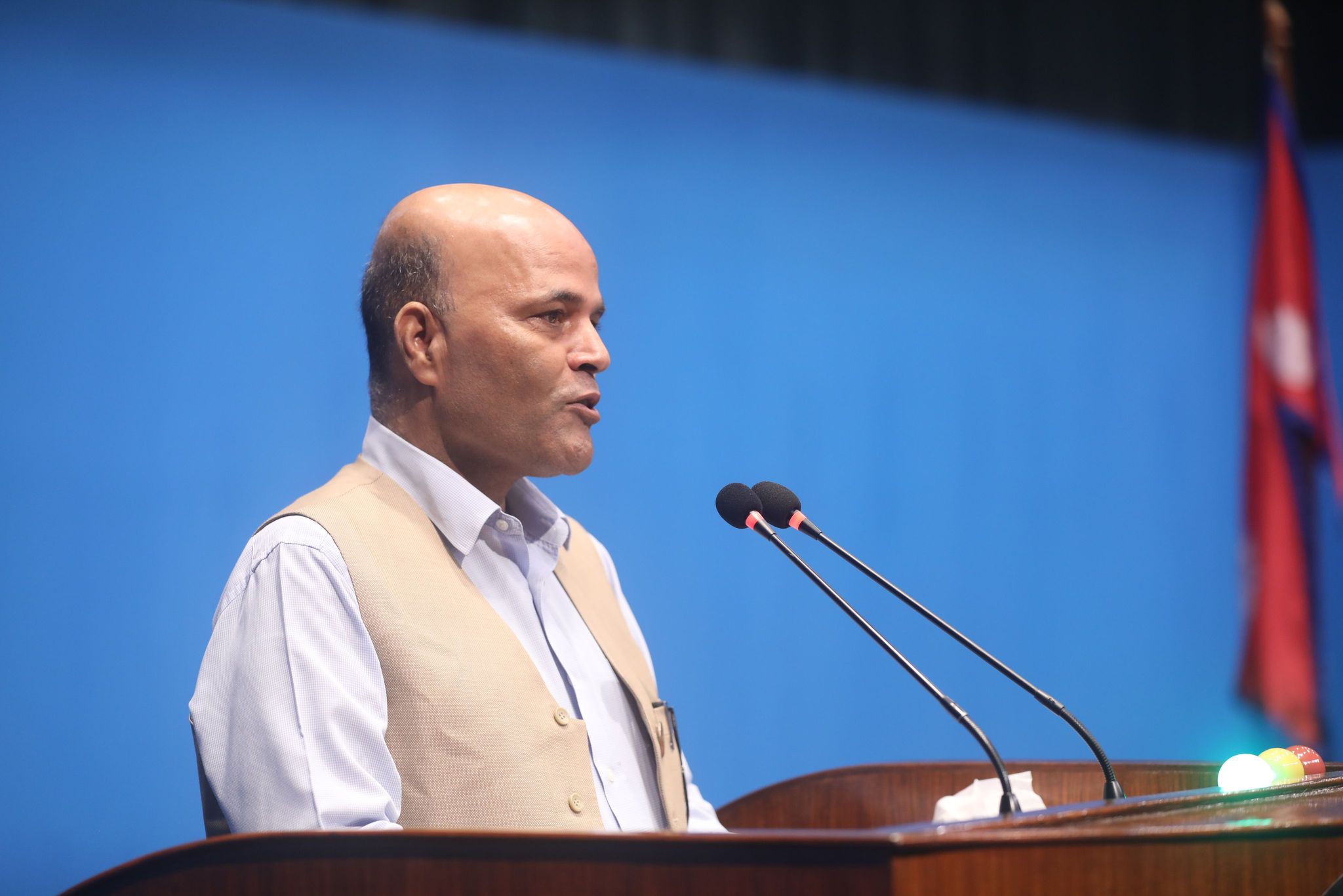 कानुन मन्त्रीले बिहानबिहानै न्यायाधीशलाई फोन गरेर फैसला गराउँछन् : सांसद सिंह