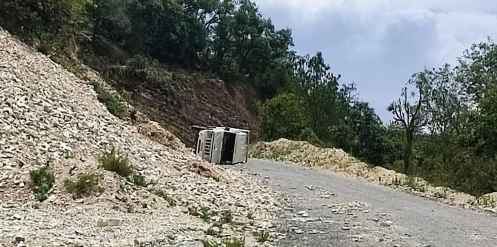 डोटीको उडीतोलामा जीप दुर्घटना