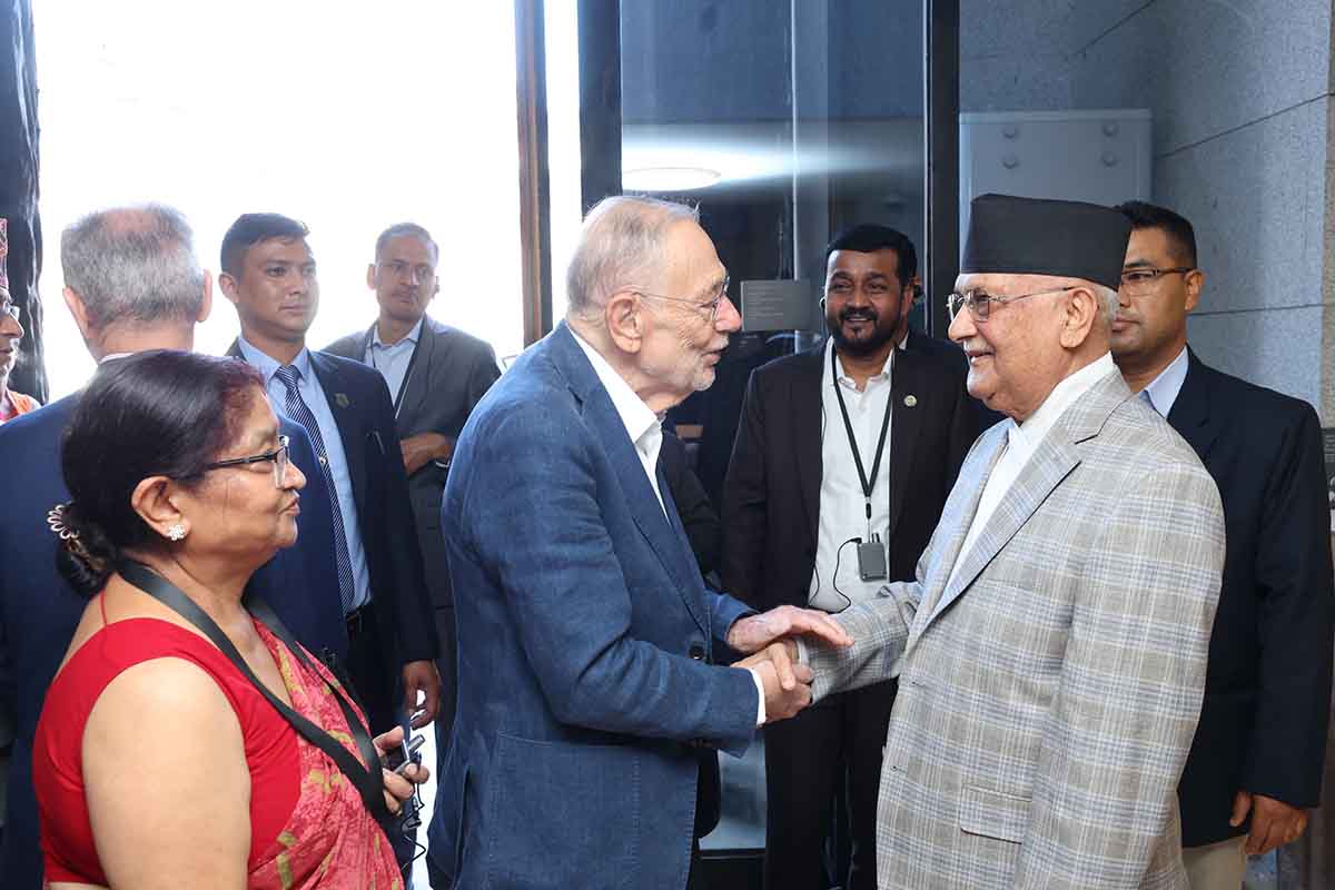 प्रधानमन्त्रीद्वारा स्पेनको राष्ट्रिय सङ्ग्रहालयको अवलोकन