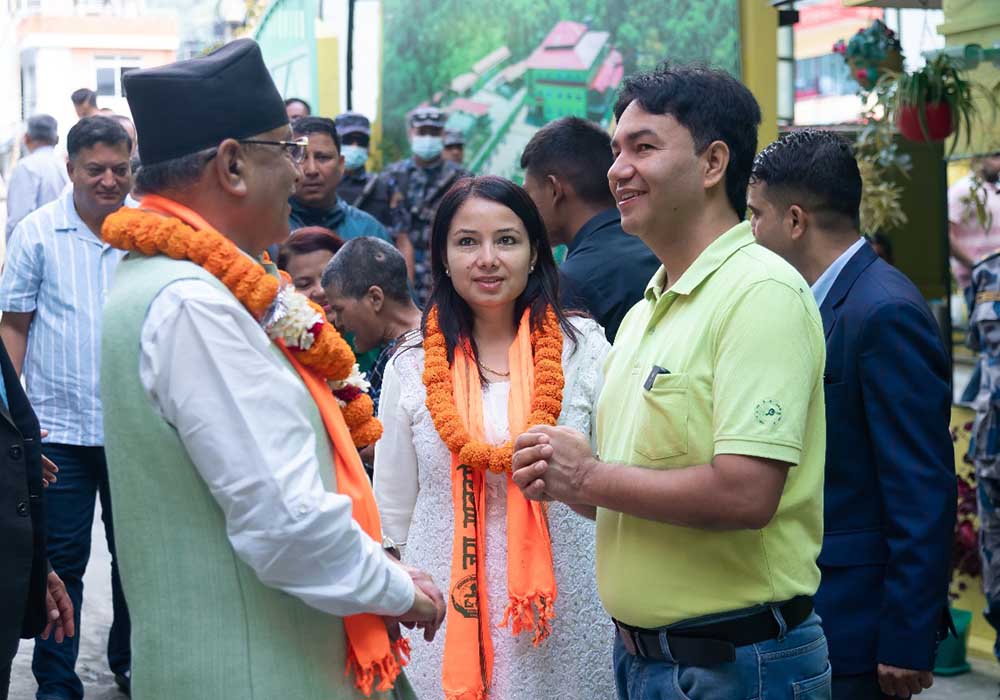 सरकारले गर्नुपर्ने काम मानवसेवाले गरिरहेको छ :  प्रचण्ड