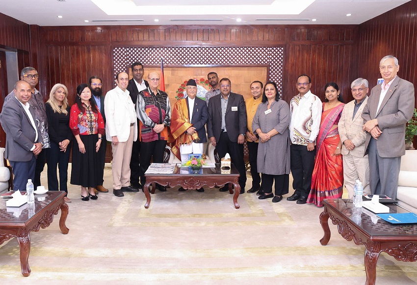 नेपालमा लगानीको सम्भावना र अवसरबारे प्रधानमन्त्री ओलीसँग मलेशियाका व्यवसायीको छलफल