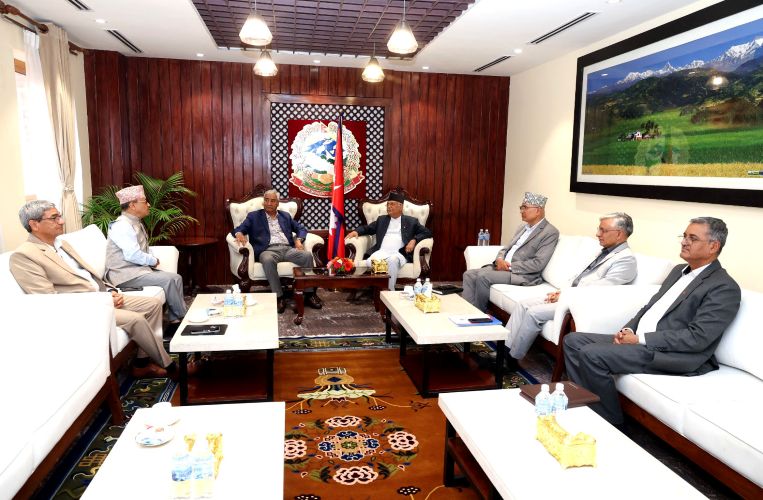 नेपाली कांग्रेस र एमालेका शीर्ष नेताबिच भेटवार्ता