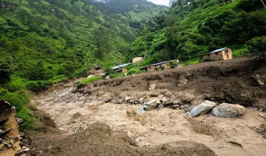 बाजुराको विच्छ्यामा ११ घर बाढीले बगे, सात घरमा क्षति