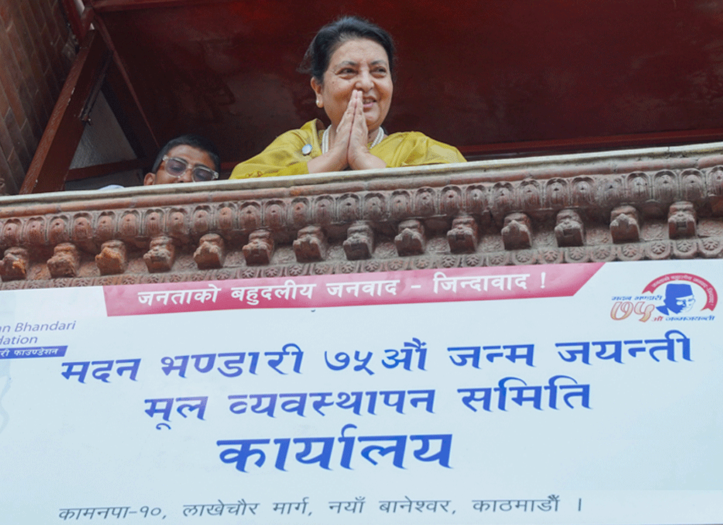 एमालेमा औपचारिक रूपमै दुई गुट, भण्डारी राजनीतिमा जबर्जस्त रूपमा स्थापित हुने अभियानमा
