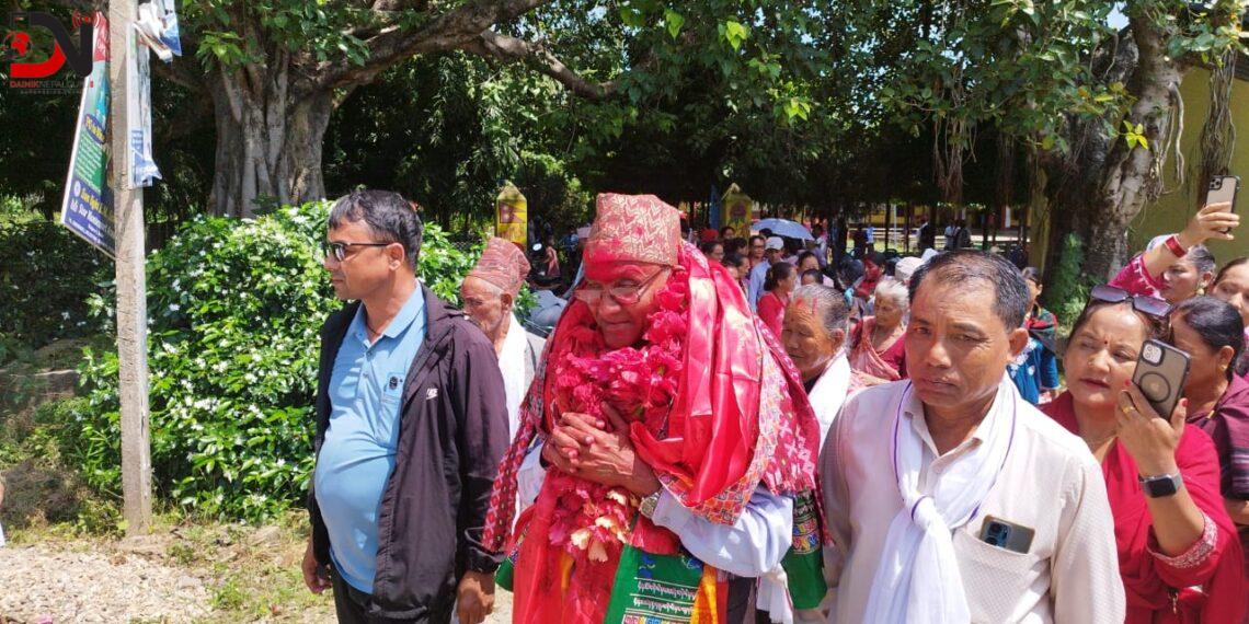 धौलागिरीका बरिष्ठ शिक्षक रुद्र रानाभाटलाई ४१ वर्ष लामो शिक्षण यात्रापछि बिदाई
