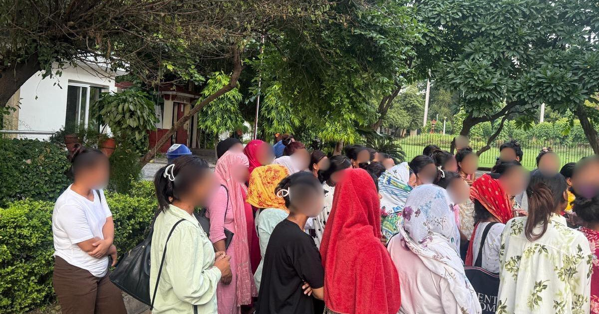 अवैधरूपमा खाडी पठाउन लागिएका ४० महिलाको भारतबाट उद्धार