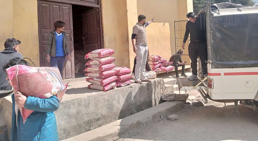 लामो लाइनमा बसेर खाद्यान्न खरिद गर्नुपर्ने बाध्यता को अन्त्य अब बस्नुपर्दैन लाईन