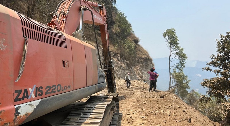 पर्वतमा सडक अलपत्र पार्ने ठेकेदारको जमानत जफत