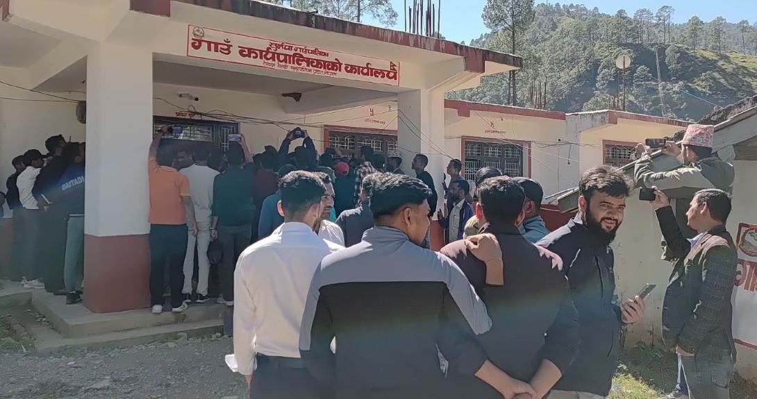 सूचना नदिएपछि सूर्नया गाउँपालिकामा तालाबन्दी