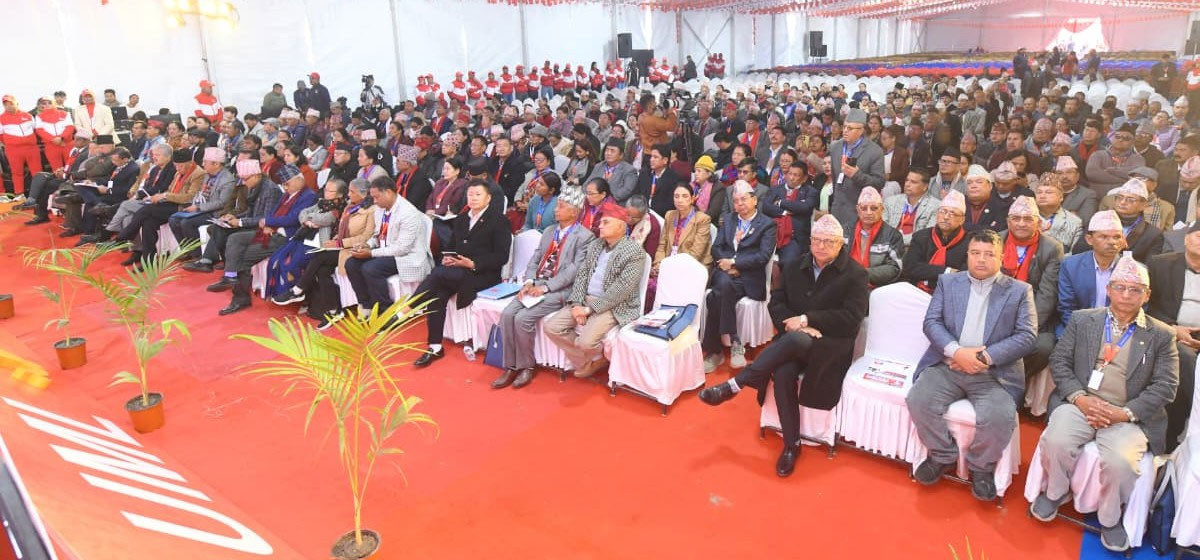 निर्धारित समयभन्दा ६ घण्टापछि सुरु भयो एमाले महाधिवेशनको बन्दसत्र