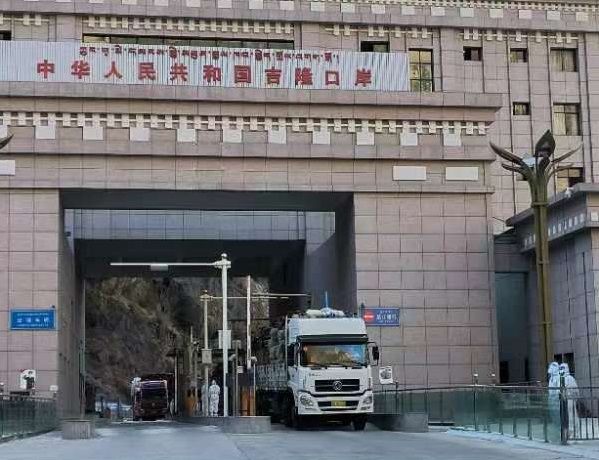 रसुवागढी नाका झन्डै ६ महिनापछि सञ्चालनमा