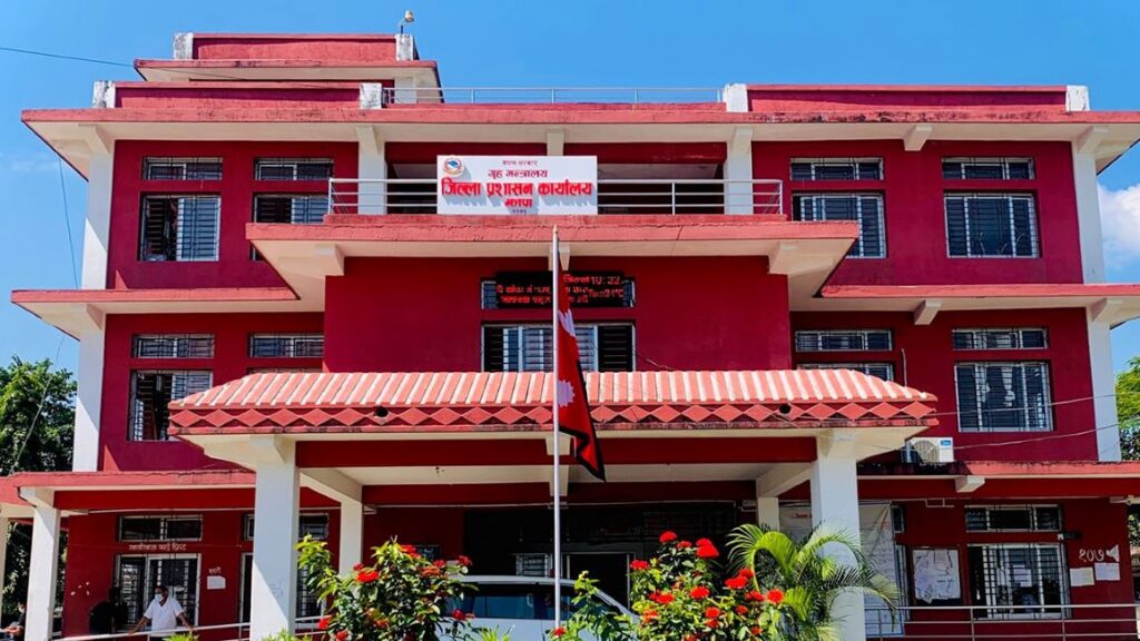 झापामा ‘कसलाई मत दिनु हुन्छ ?’ भनेर सोध्न नपाइने