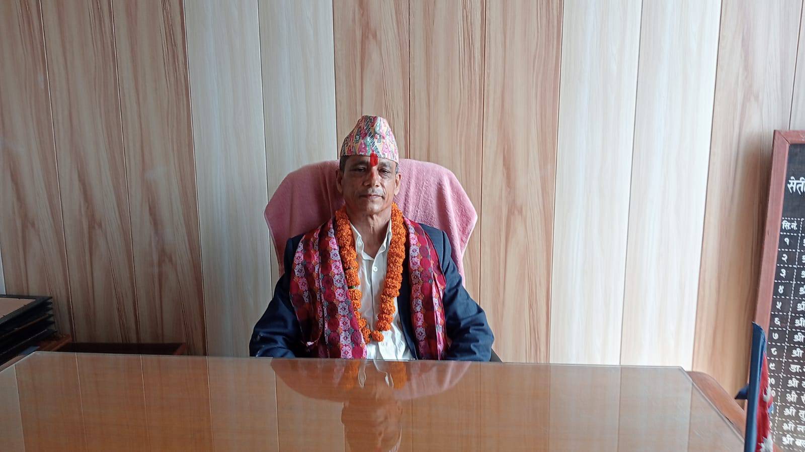 सेती प्रादेशिक अस्पतालका नयाँ पदाधिकारीहरुले गरे पदभार ग्रहण