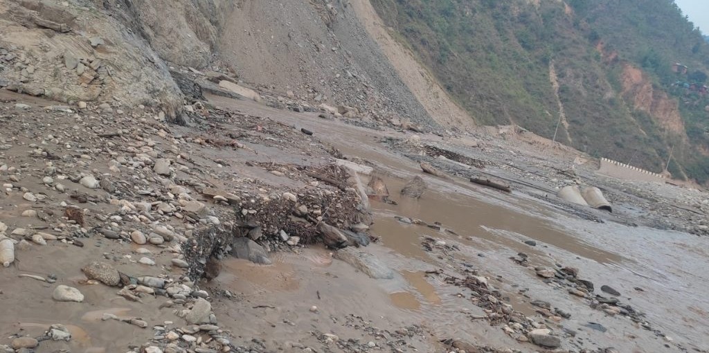 काभ्रेको रोशी खोलामा आएको बाढीले एक जनाको ज्यान गयो