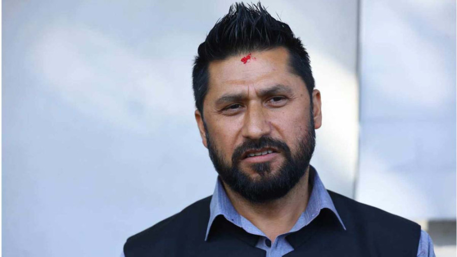 दुई तिहाइ निकटको भारले थिचिएका रविको जिम्मेवार वक्तव्य