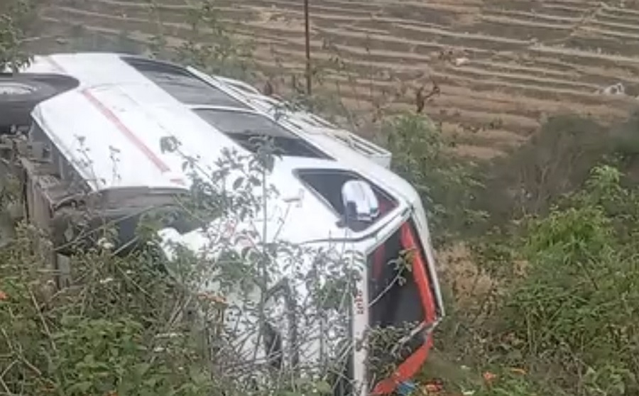 डोटीमा विद्युतीय गाडी दुर्घटना, चार जना घाइते