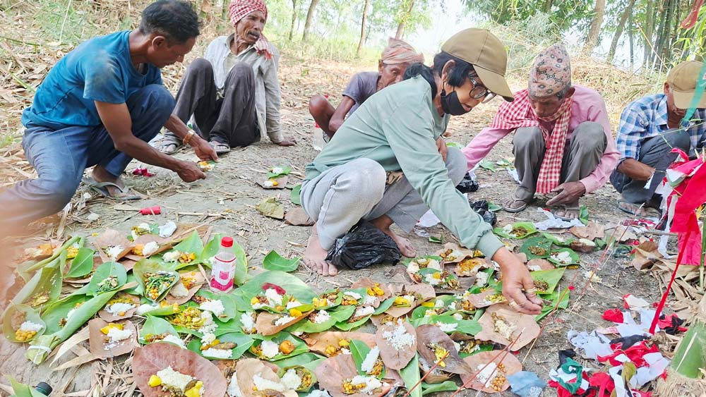 रोगव्याधिबाट छुटकारा पाउन, थारू समुदायमा भजहर