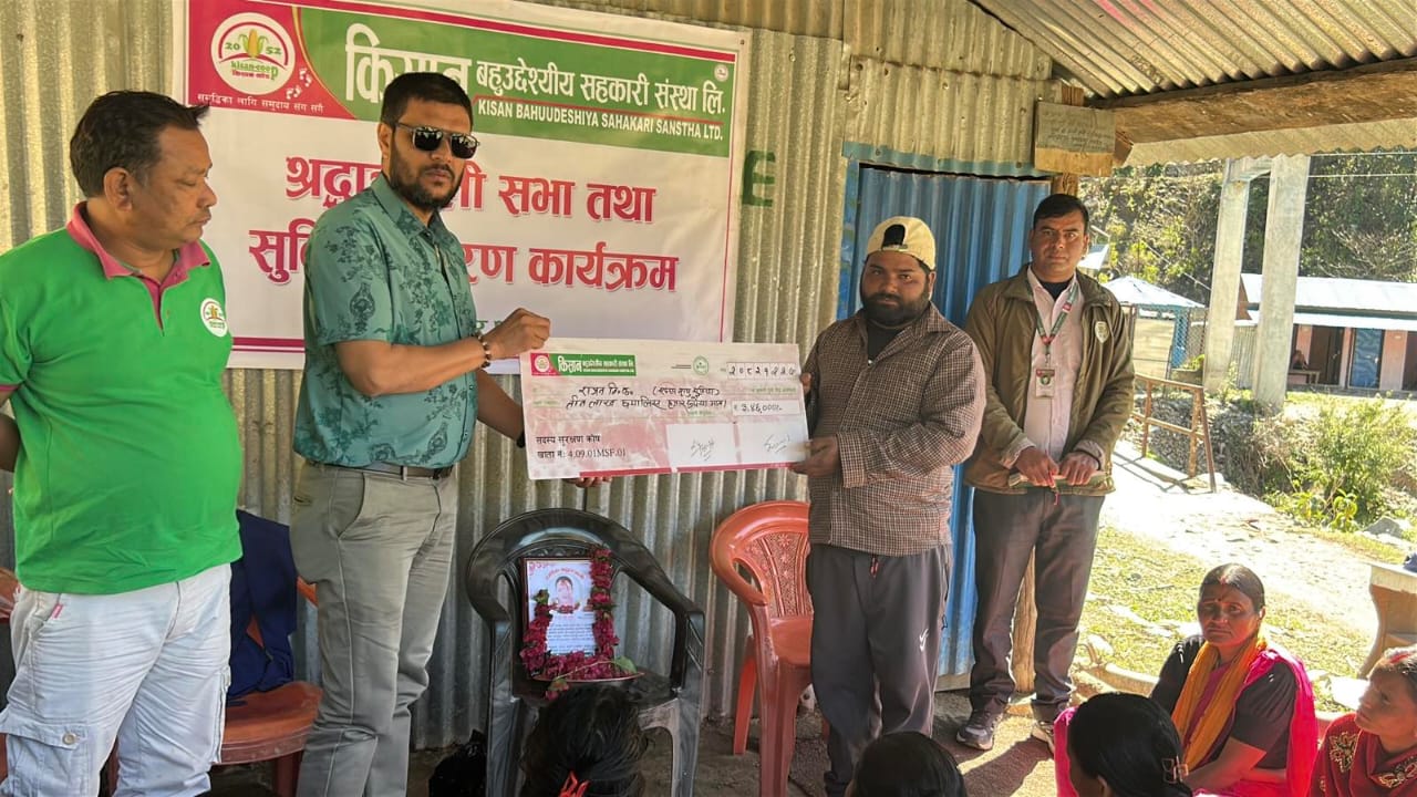 किसान बहुउद्देश्यीय सहकारीद्धारा जोरायलमा राहत हस्तान्तरण