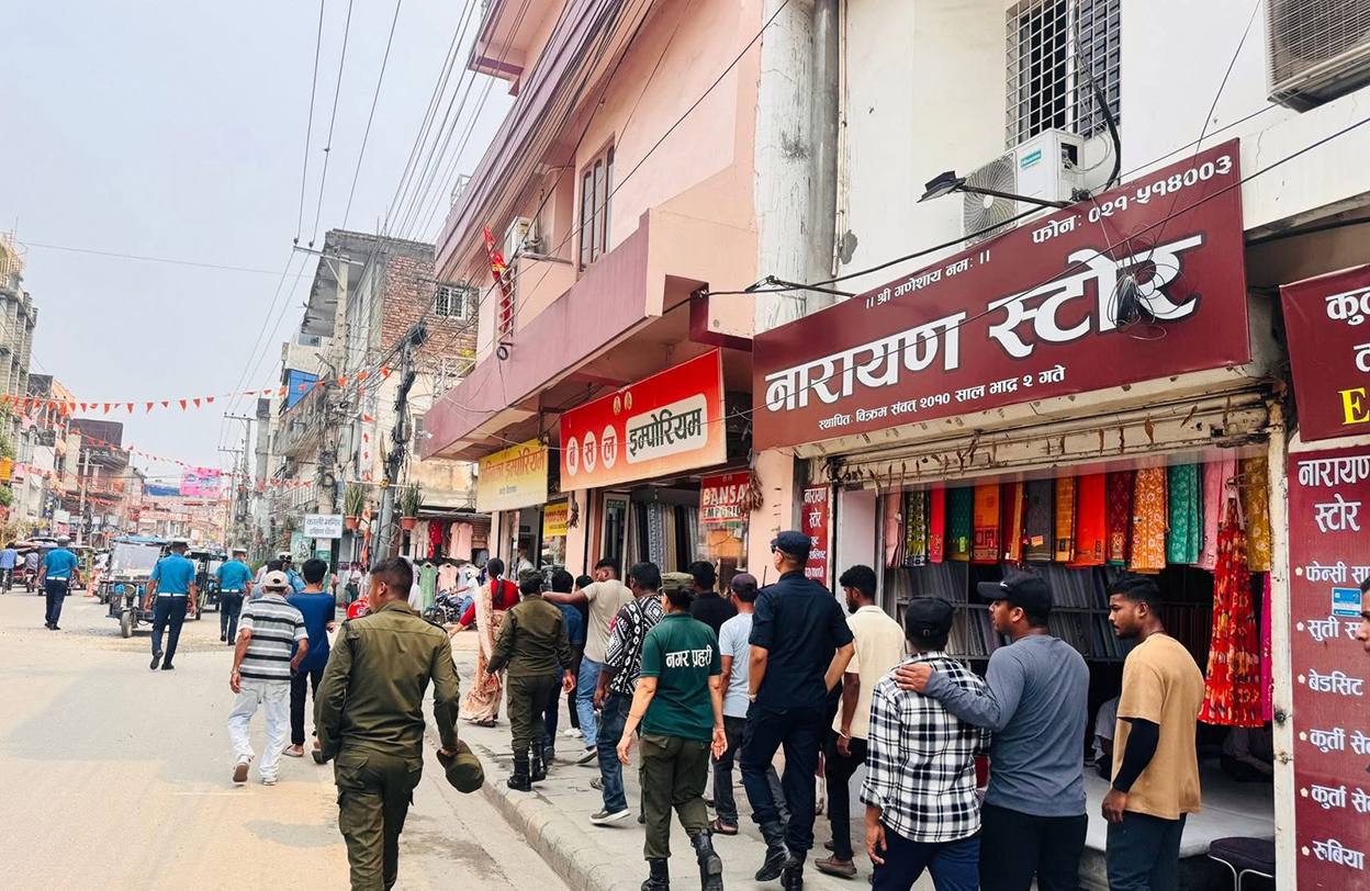 विराटनगरमा बजार क्षेत्रको फुटपाथ अतिक्रमण हटाउन सुरु