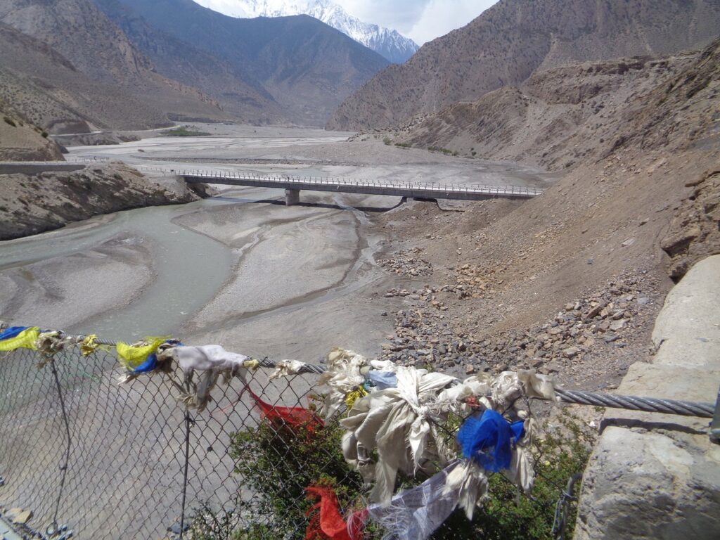 नदीमा पौडी खेल्दा बेपत्ता भएका दुई मध्ये एक जनाको शव भेटियो