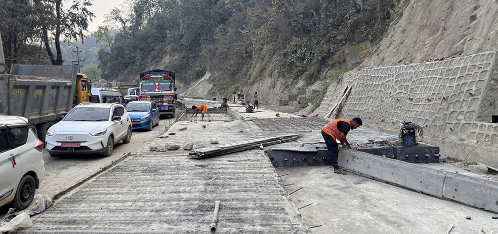 नारायणगढ–बुटवल सडक विस्तार, दाउन्नेमा एकतर्फी ढलानको काम सकियो