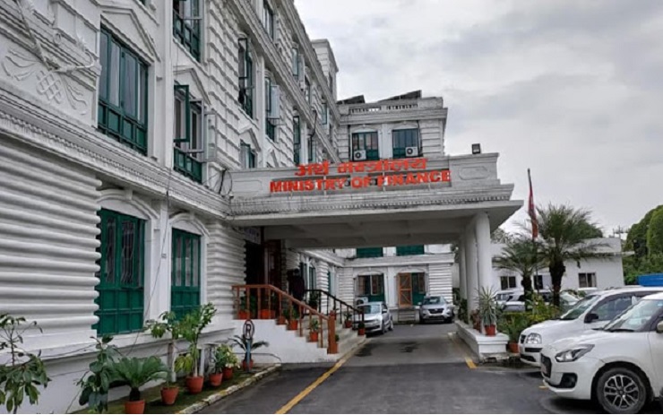 नेपाल सरकारको खर्च र स्रोत परिचालनमा असन्तुलन कायमै